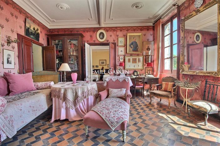 Image No.8-10 Bed House for sale