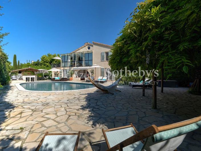 Image No.1-5 Bed Property for sale