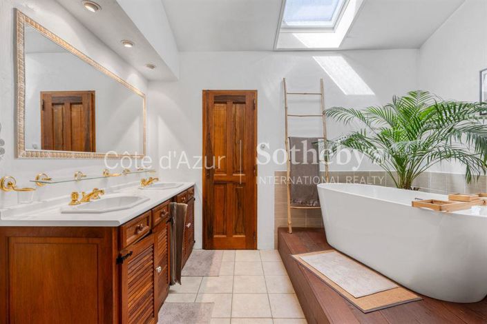 Image No.16-3 Bed House for sale