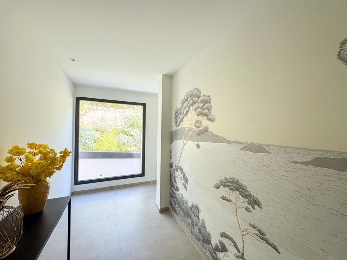 Image No.10-4 Bed Apartment for sale