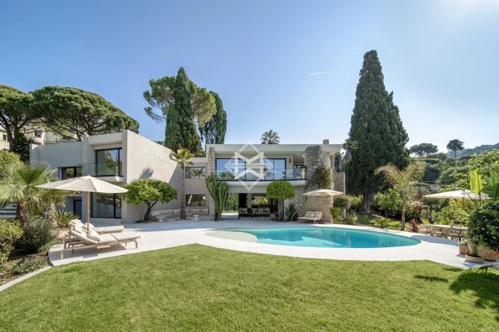 Image No.1-5 Bed House for sale