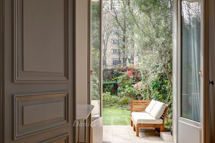 Image No.1-4 Bed Apartment for sale