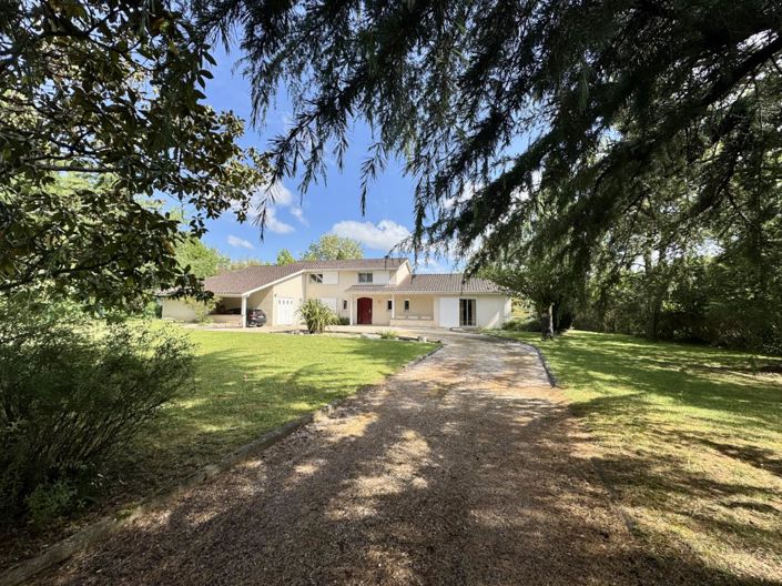 Image No.1-4 Bed House for sale