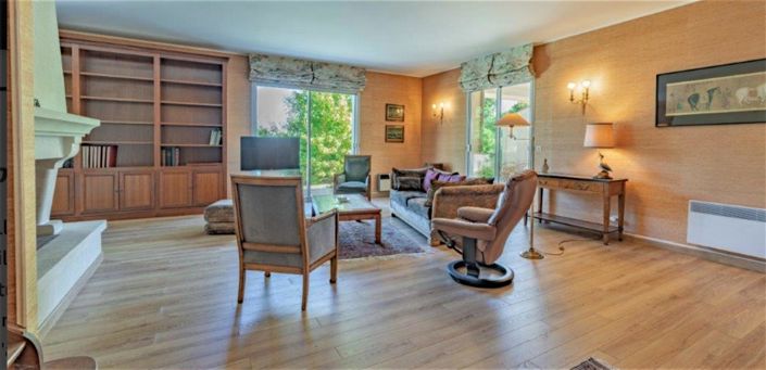 Image No.12-4 Bed House for sale