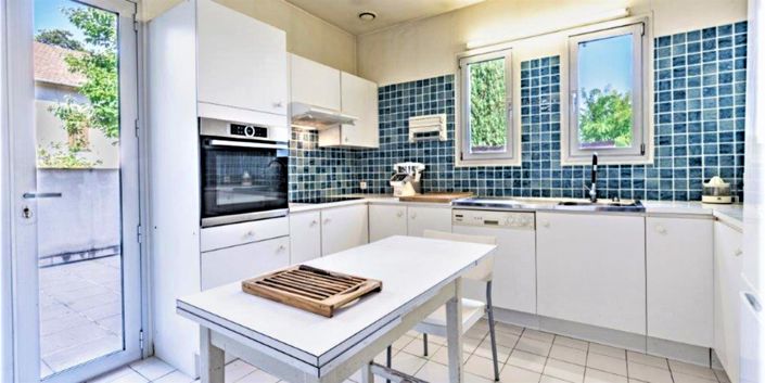 Image No.13-4 Bed House for sale