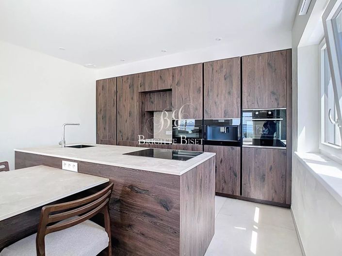 Image No.7-5 Bed House for sale