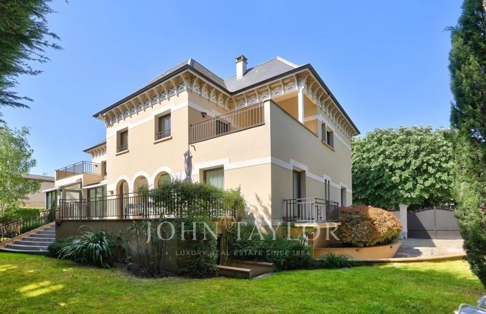 Image No.1-5 Bed House for sale