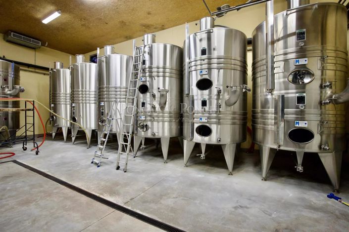 Image No.18-8 Bed House for sale