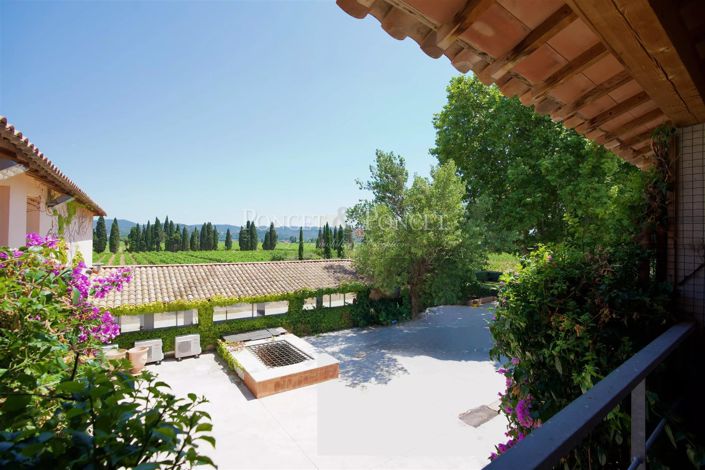 Image No.19-8 Bed House for sale