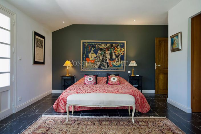 Image No.20-12 Bed House for sale