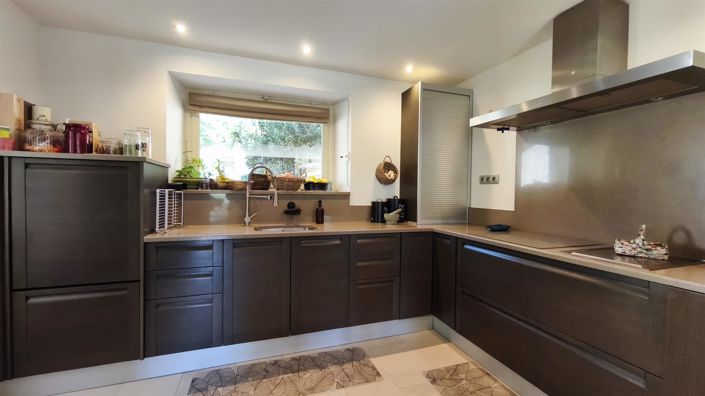 Image No.16-3 Bed House for sale