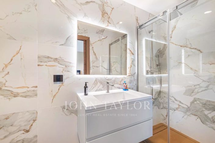 Image No.16-4 Bed House for sale