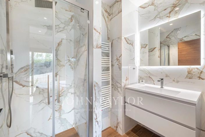 Image No.20-4 Bed House for sale