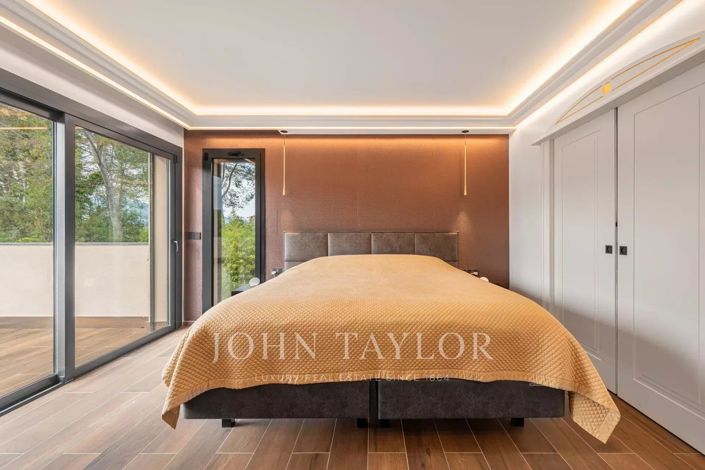 Image No.22-4 Bed House for sale