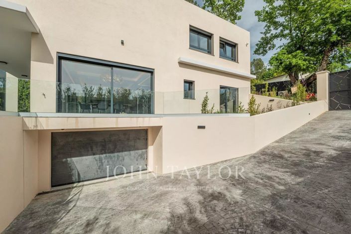 Image No.27-4 Bed House for sale