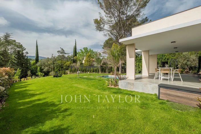 Image No.30-4 Bed House for sale