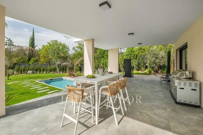 Image No.32-4 Bed House for sale