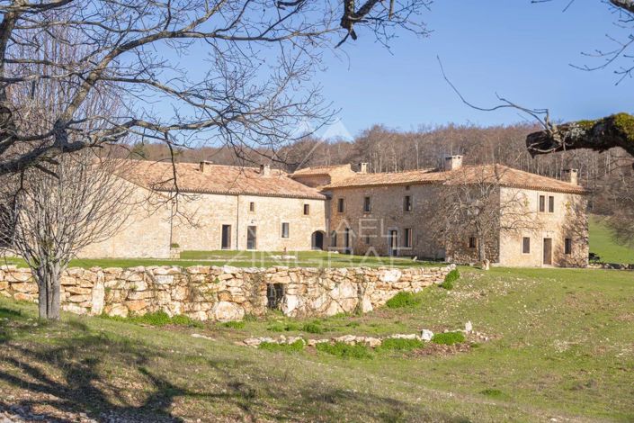 Image No.1-6 Bed House for sale