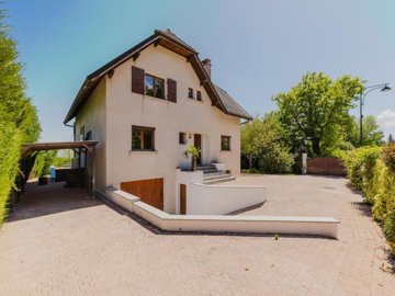 1 - Échenevex, House