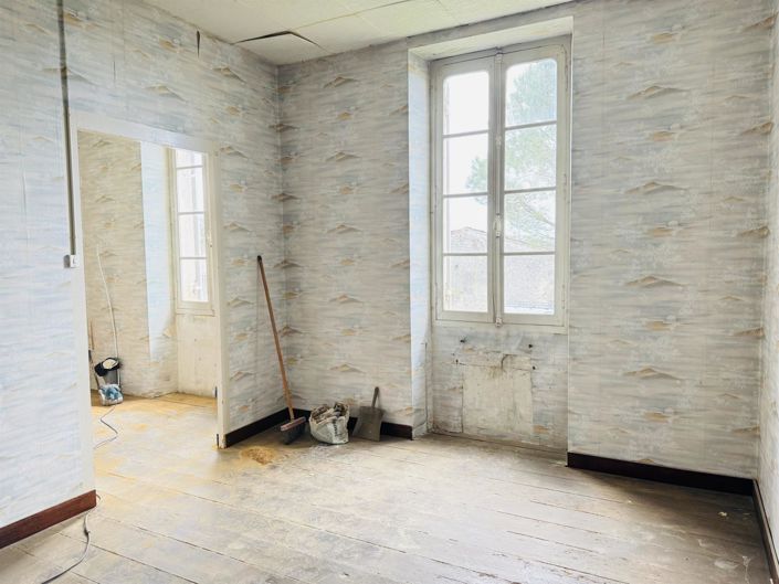 Image No.12-4 Bed House for sale