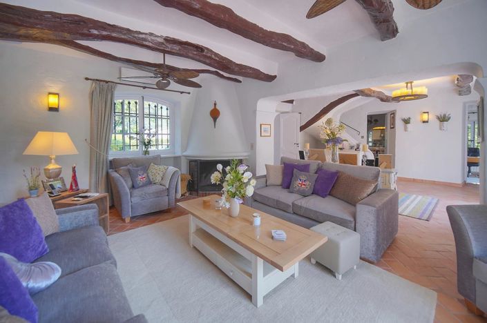 Image No.17-6 Bed House for sale