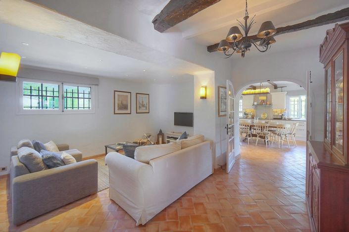 Image No.21-6 Bed House for sale