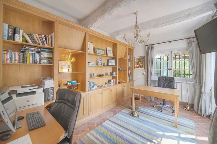 Image No.25-6 Bed House for sale