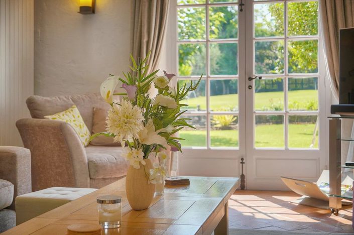 Image No.26-6 Bed House for sale