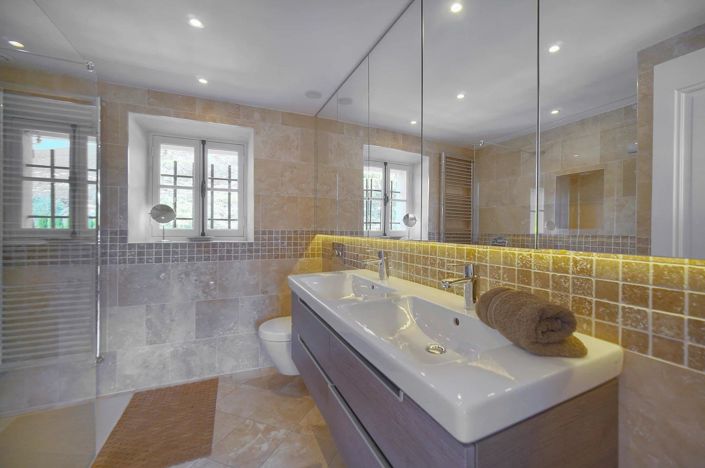 Image No.32-6 Bed House for sale