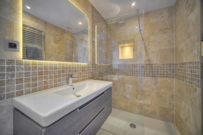 Image No.34-6 Bed House for sale