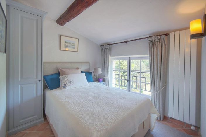 Image No.38-6 Bed House for sale