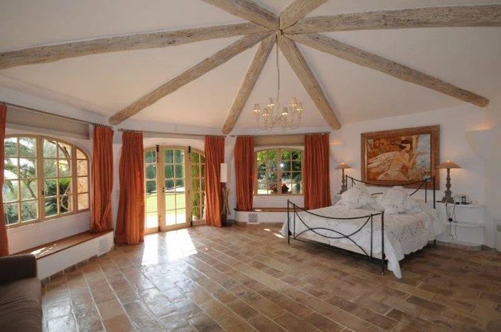 Image No.16-6 Bed House for sale