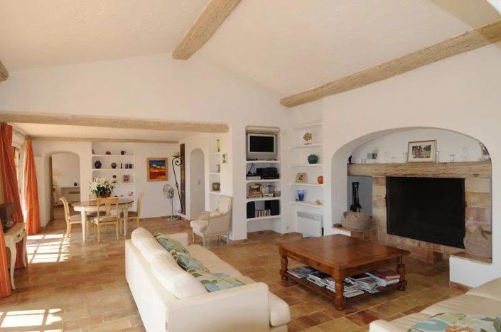 Image No.5-6 Bed House for sale