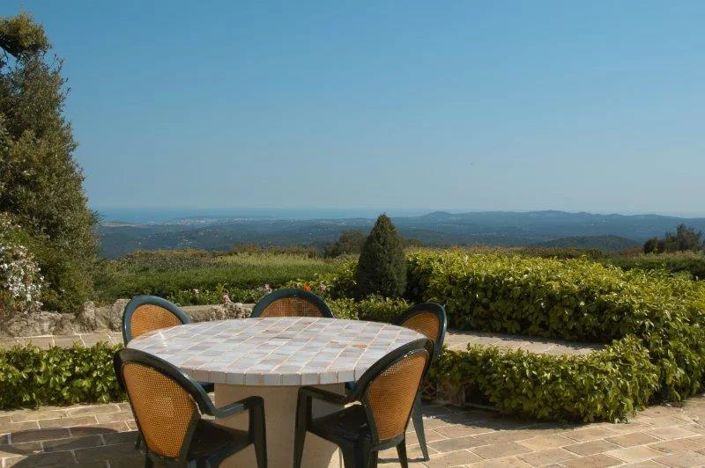 Image No.9-6 Bed House for sale