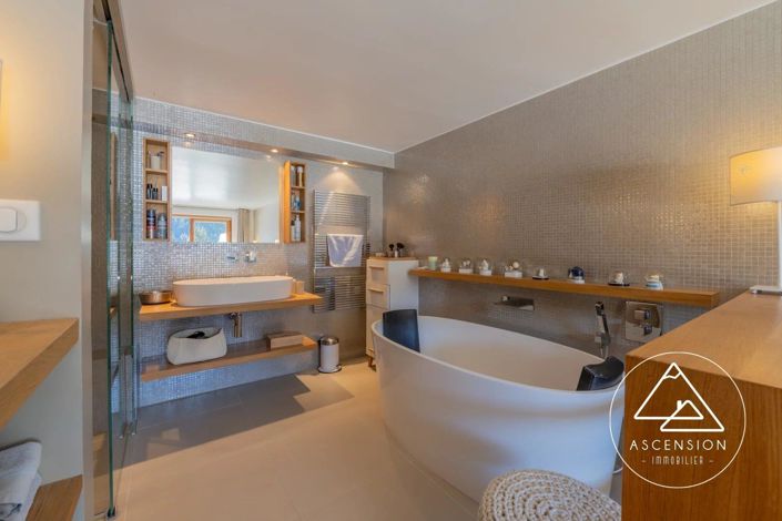 Image No.10-6 Bed House for sale