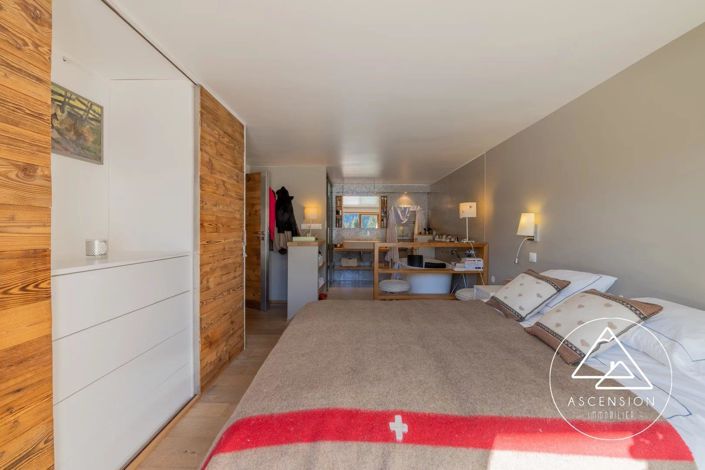 Image No.19-6 Bed House for sale