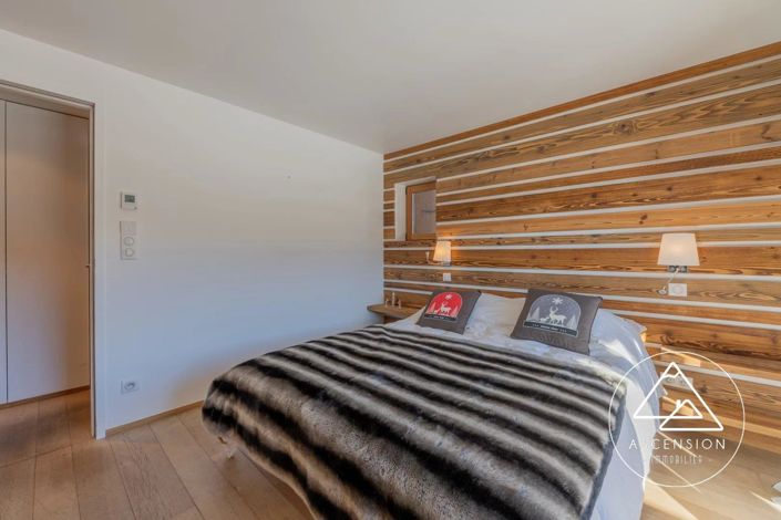 Image No.25-6 Bed House for sale