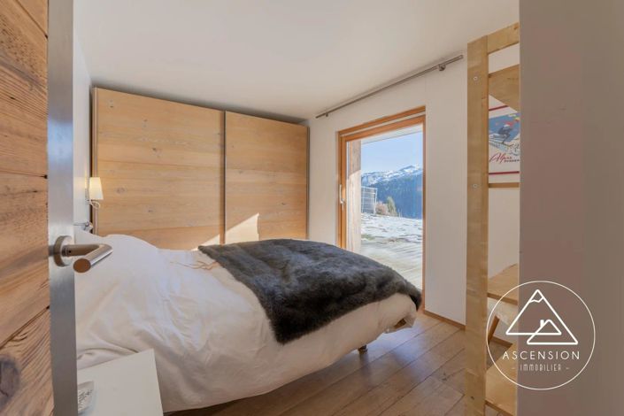 Image No.28-6 Bed House for sale