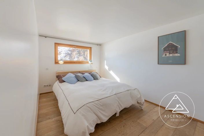 Image No.35-6 Bed House for sale