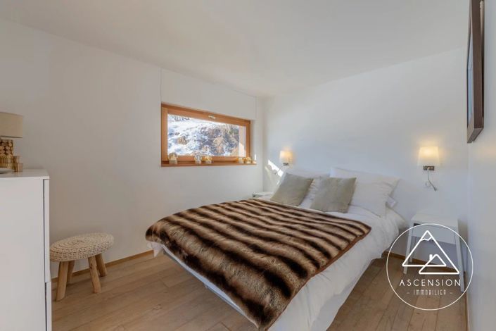 Image No.43-6 Bed House for sale