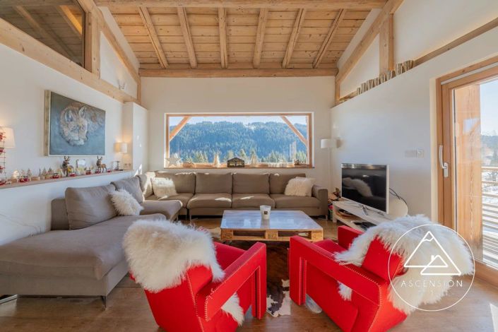 Image No.8-6 Bed House for sale