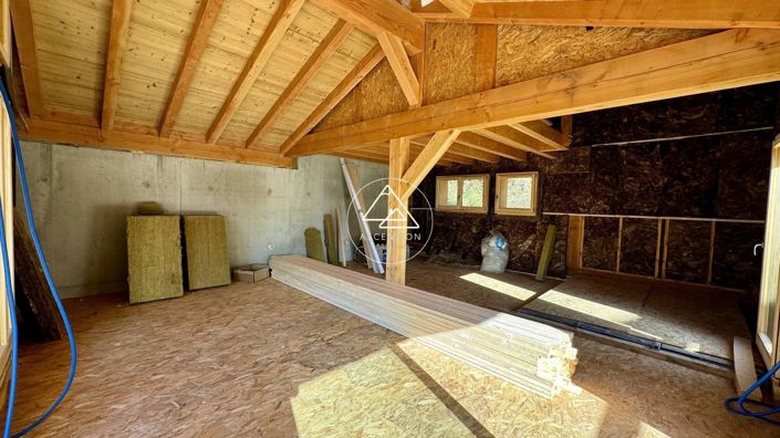 Image No.11-5 Bed House for sale