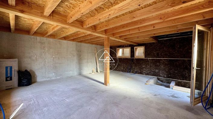 Image No.16-5 Bed House for sale