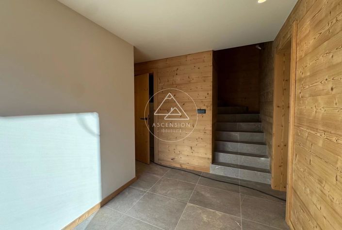 Image No.19-5 Bed House for sale