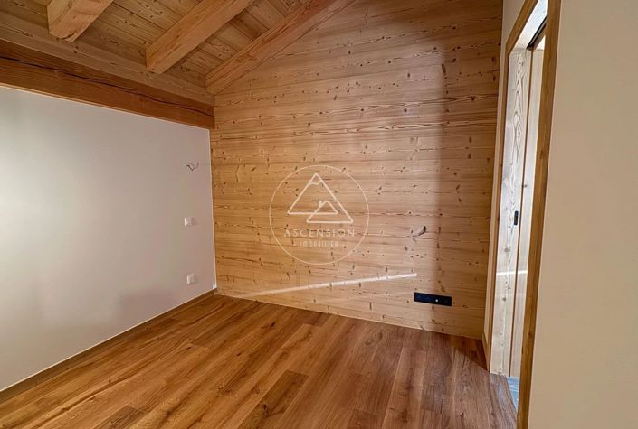 Image No.23-5 Bed House for sale