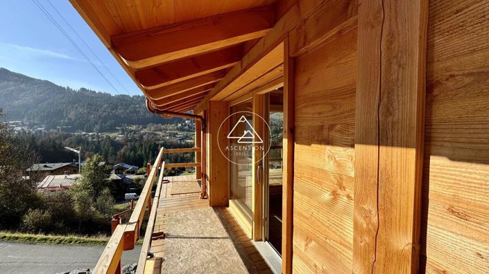 Image No.8-5 Bed House for sale