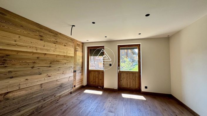 Image No.30-5 Bed House for sale