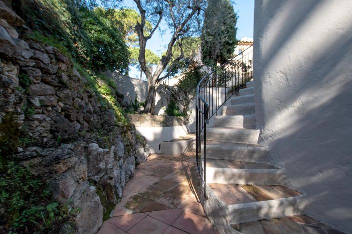 Image No.32-4 Bed House for sale