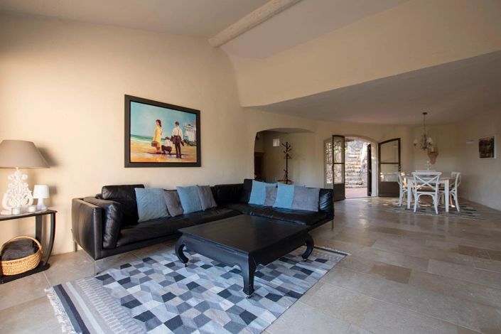 Image No.6-4 Bed House for sale