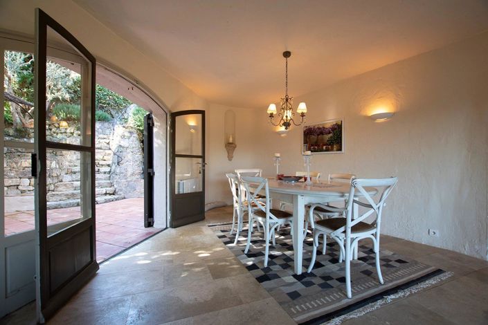 Image No.9-4 Bed House for sale